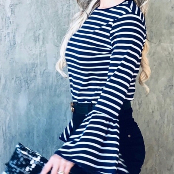 Boho Bell Sleeve Crew Neck Top - Picture 4 of 12